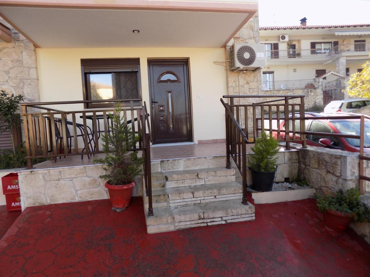 Elzaf2 Apartment อาฟิโตส ภายนอก รูปภาพ