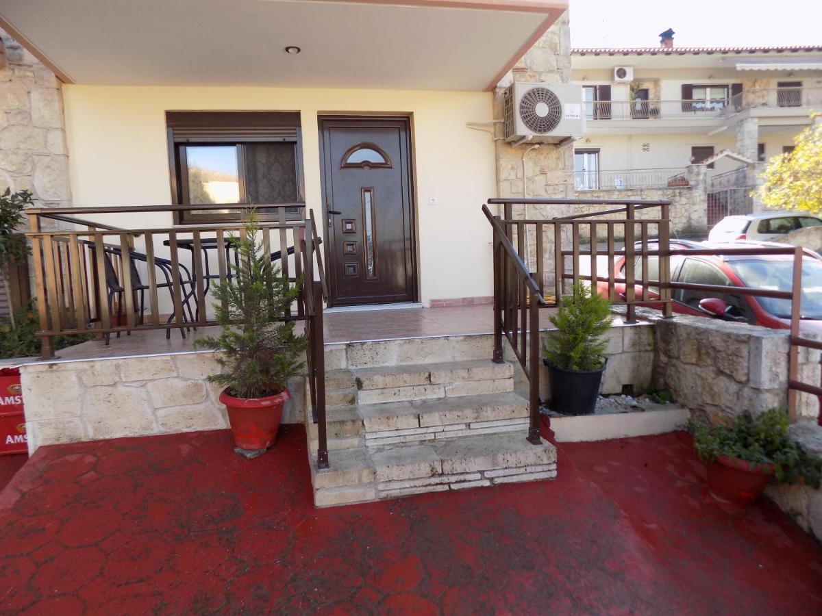 Elzaf2 Apartment อาฟิโตส ภายนอก รูปภาพ